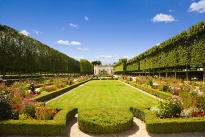 Coach breaks to Monets Garden and Paris