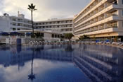 Hotel & Pool Hotel & Pool