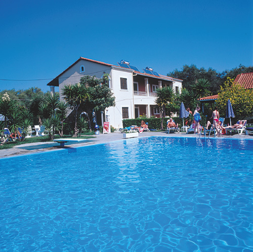 Theodoros & Fiona Aparthotel