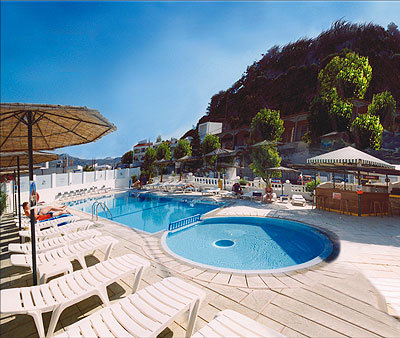 Golden Days Aparthotel