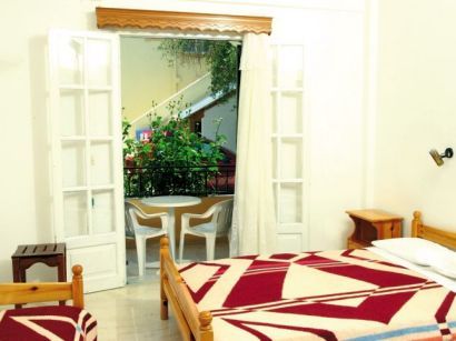 Olive Grove Studios And Apartments