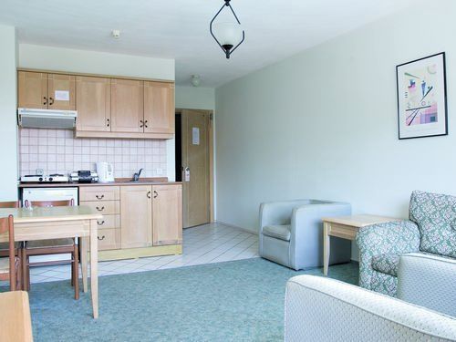 Lunamar Apts