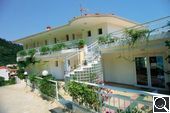 Cheap golden beach deals - Emerald Studio2